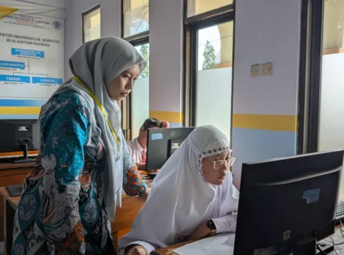 Ketimpangan Antara Kebijakan Pemerintah dan Nasib Guru Honorer Ketimpangan Antara Kebijakan Pemerintah dan Nasib Guru Honorer