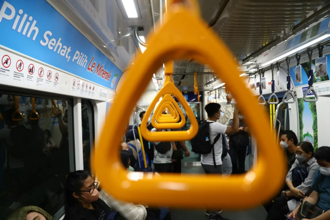 Kebijakan WFH Perlu Didukung Perbaikan Transportasi Publik Kebijakan WFH Perlu Didukung Perbaikan Transportasi Publik