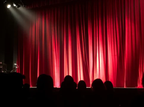 Pendidikan Karakter Didorong Lewat Pementasan Teater di Lingkungan Sekolah Pendidikan Karakter Didorong Lewat Pementasan Teater di Lingkungan Sekolah