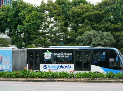 Transjakarta Hadirkan Fasilitas Musala di Puluhan Halte untuk Tingkatkan Kenyamanan Penumpang Transjakarta Hadirkan Fasilitas Musala di Puluhan Halte untuk Tingkatkan Kenyamanan Penumpang